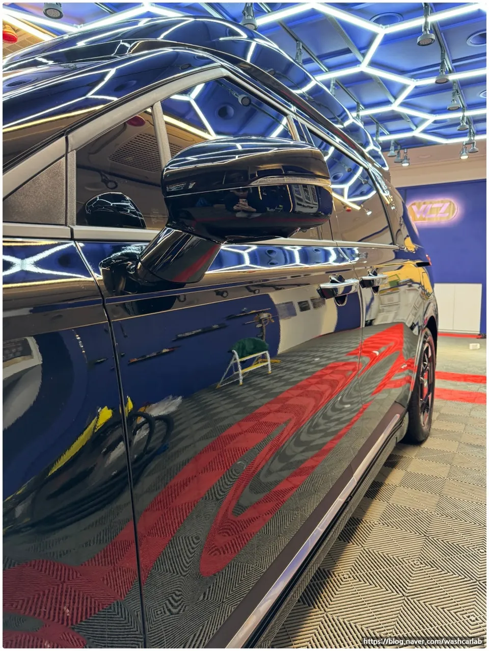 Kia Carnival Hi-Limousineのガラスコーティング事例 施工写真 3-2