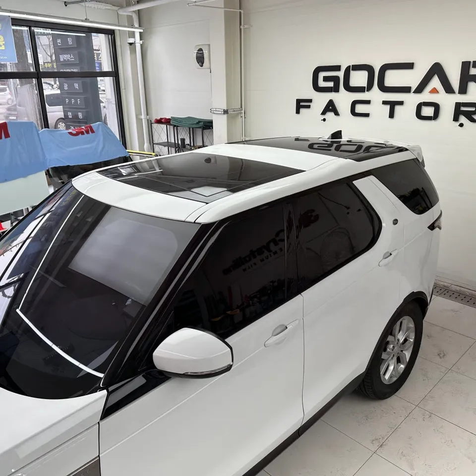 Land Rover Discovery Vinyl Wrap Review: Black Pack Upgrade photo 2