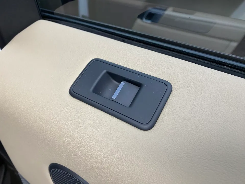 Land Rover Range Rover Sport interior customization - Land Rover Range Rover Sport Interior Customization Review photo 3