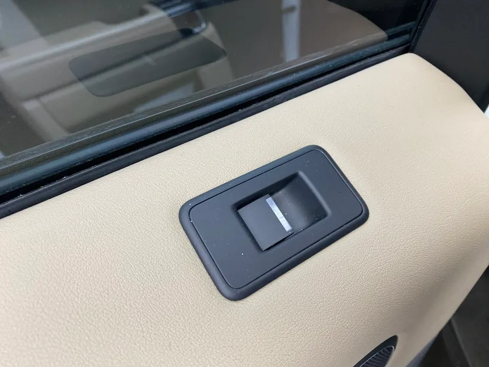 Land Rover Range Rover Sport interior customization - Land Rover Range Rover Sport Interior Customization Review photo 4