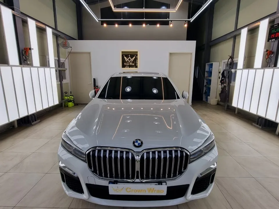 BMW 740I chrome delete installation result