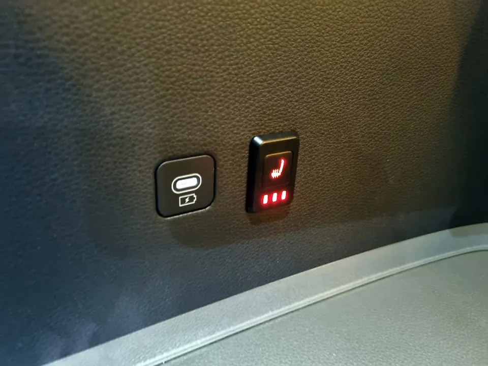 Kia Carnival Seat Ventilation & Heating Review — Enhanced Comfort photo 4