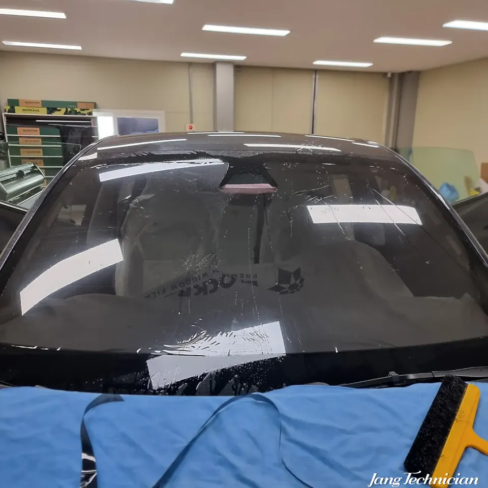 Tesla Model Y PPF施工事例|費用目安と仕上がり 施工写真 1-2
