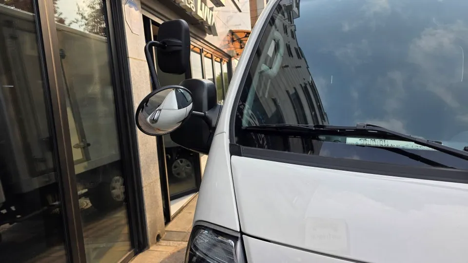 Kia Bongo 3のPPF施工事例 施工写真 4-1