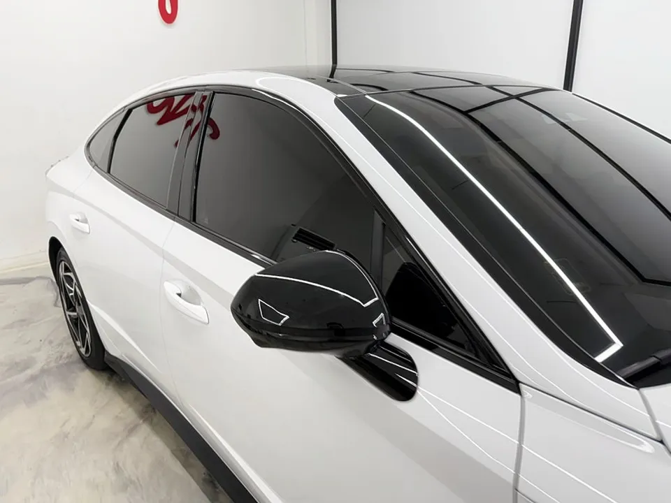 Hyundai Sonata DN8のカーラッピング事例:費用目安と仕上がり 施工写真 3-2