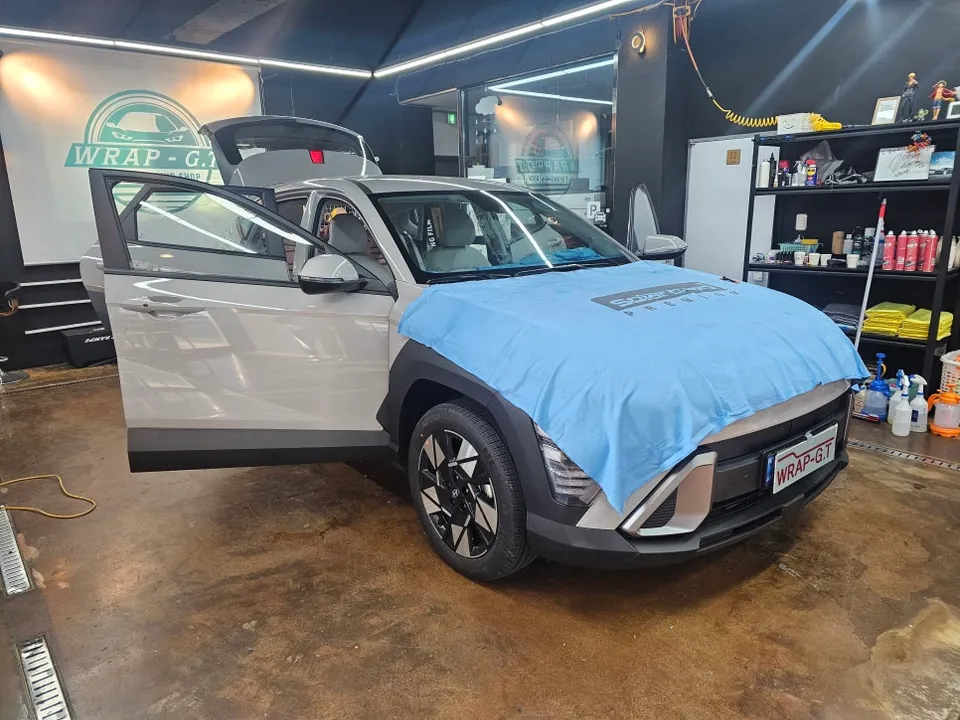 Hyundai Konaのカーフィルム施工事例｜費用目安・仕上がり 施工写真 1-2