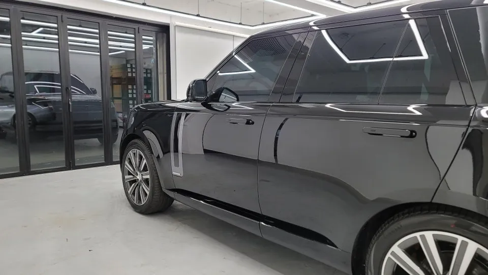 Mercedes-Benz S-Classのカーフィルム施工事例｜費用目安・仕上がり 施工写真 2-3