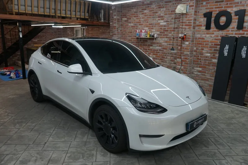 TeslaのPPF施工事例 施工写真 3-1