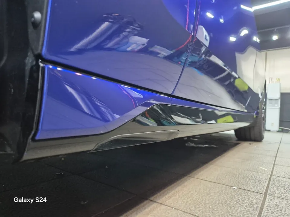BMW 7 Seriesのカーラッピング事例 施工写真 3-2