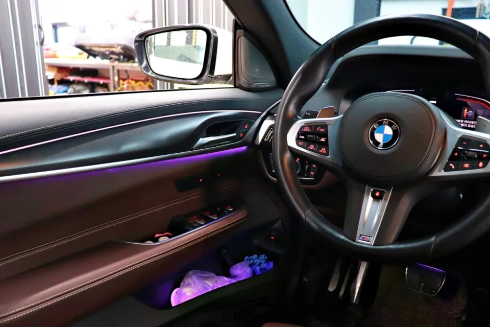 BMW 6 Series GT ambient lighting - BMW 6 Series GT Ambient Lighting Review: Enhanced Interior photo 3