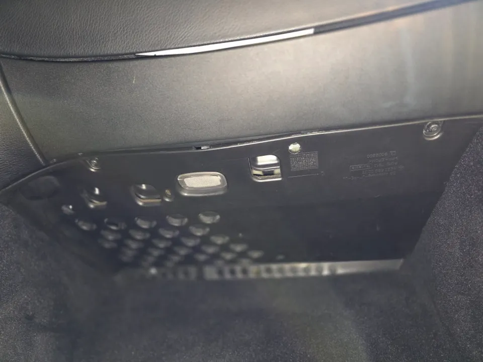 Mercedes-Benz S-Class paint correction - Mercedes-Benz S-Class Detailing & Paint Correction Review — Odor- photo 4