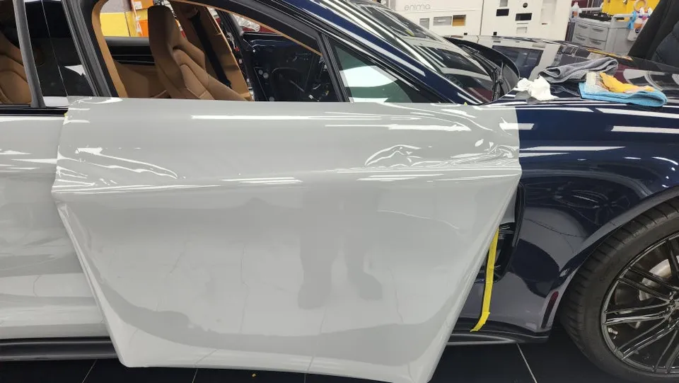 Porsche Panamera vinyl wrap - Porsche Panamera Vinyl Wrap Review: Chalk Gray Color Change photo 3