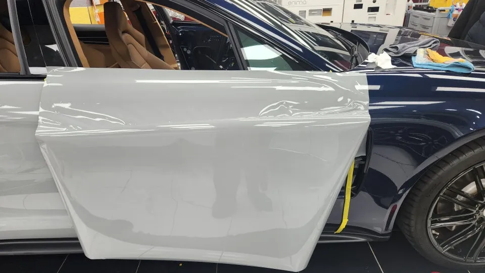 Porsche Panamera vinyl wrap - Porsche Panamera Vinyl Wrap Review: Chalk Gray Color Change photo 4