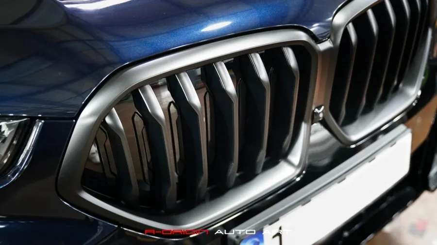 BMW X6 グリルPPF施工事例|高級感あるブラック化 施工写真 3-2