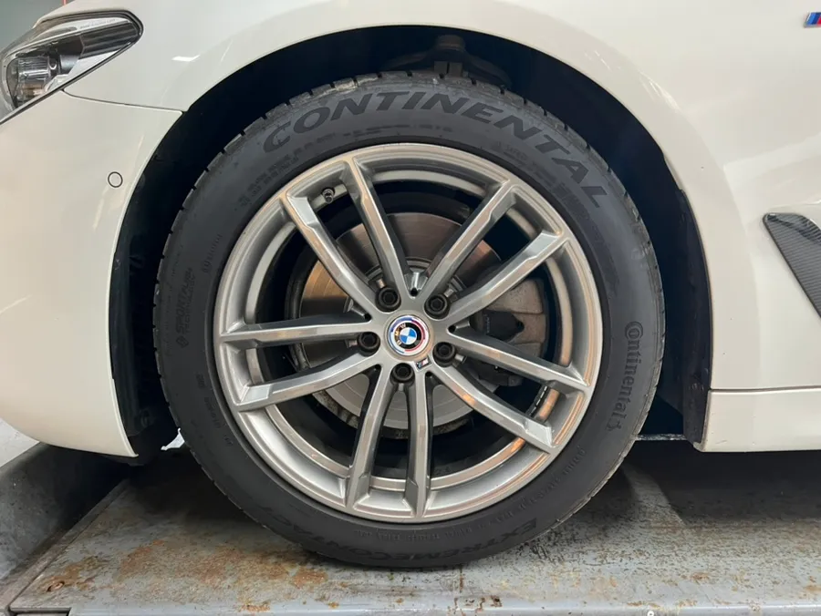 BMW 5 Series wheel repair - BMW 5 Series Wheel Repair & Painting Review photo 3