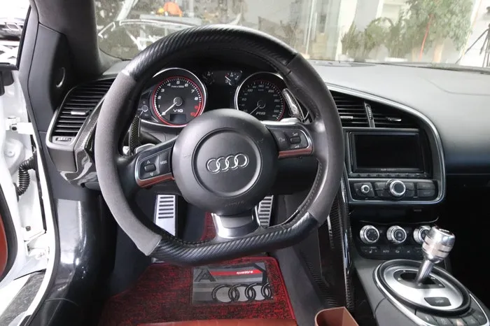 Audi R8 steering wheel - Audi R8 Steering Wheel Customization Review: Carbon Upgrade photo 4