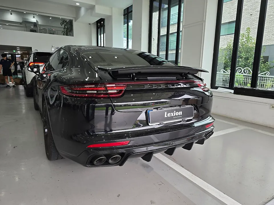 Porsche Panamera 971 body kit - Porsche Panamera 971 Body Kit Review — Enhanced Aerodynamics & St photo 3