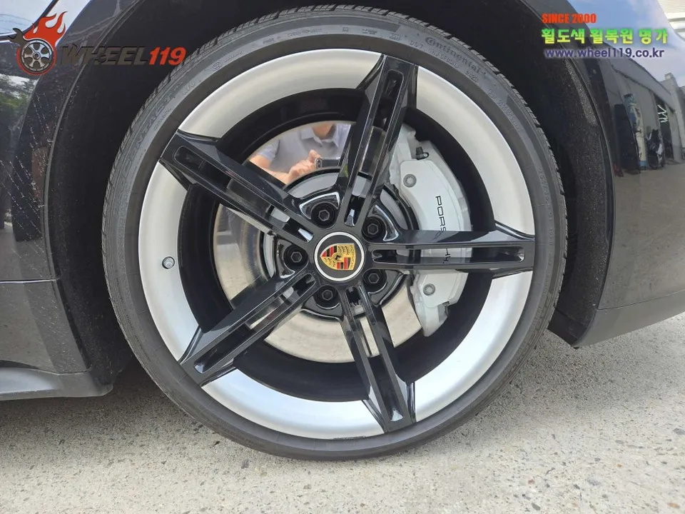 Porsche Taycanのホイールリペア・塗装事例 施工写真 3