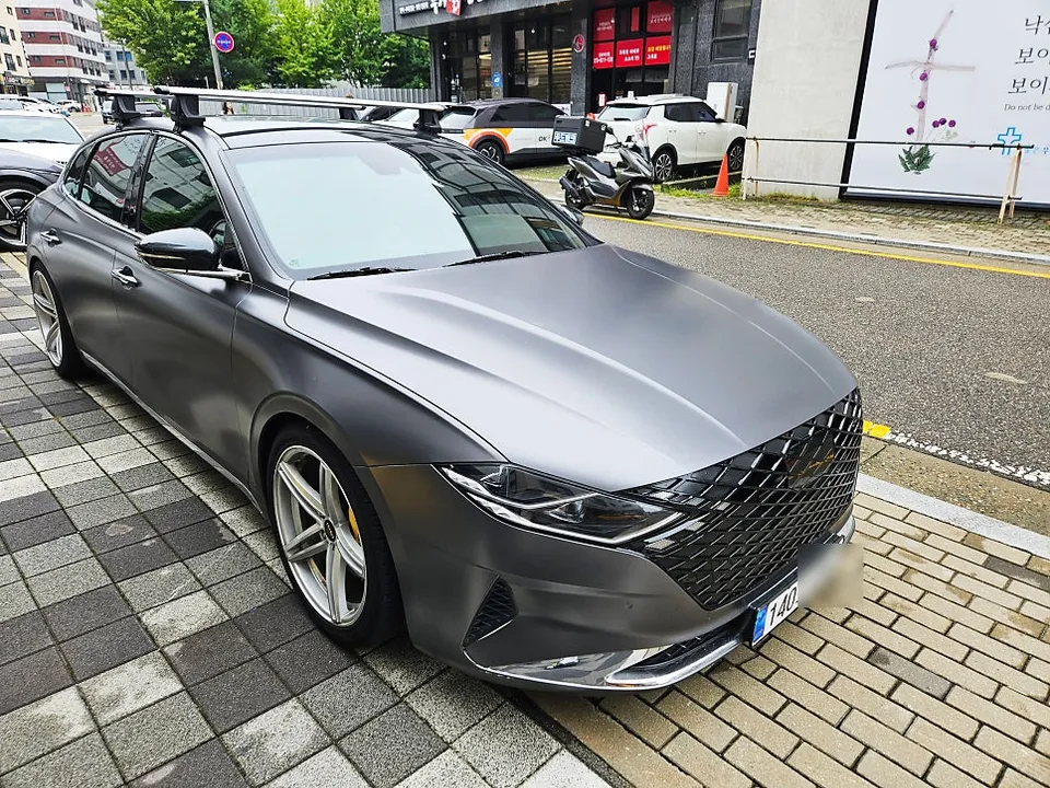 Hyundai Grandeur IG vinyl wrap - Hyundai Grandeur IG Vinyl Wrap Review: Matte Garnet Metallic Red photo 2