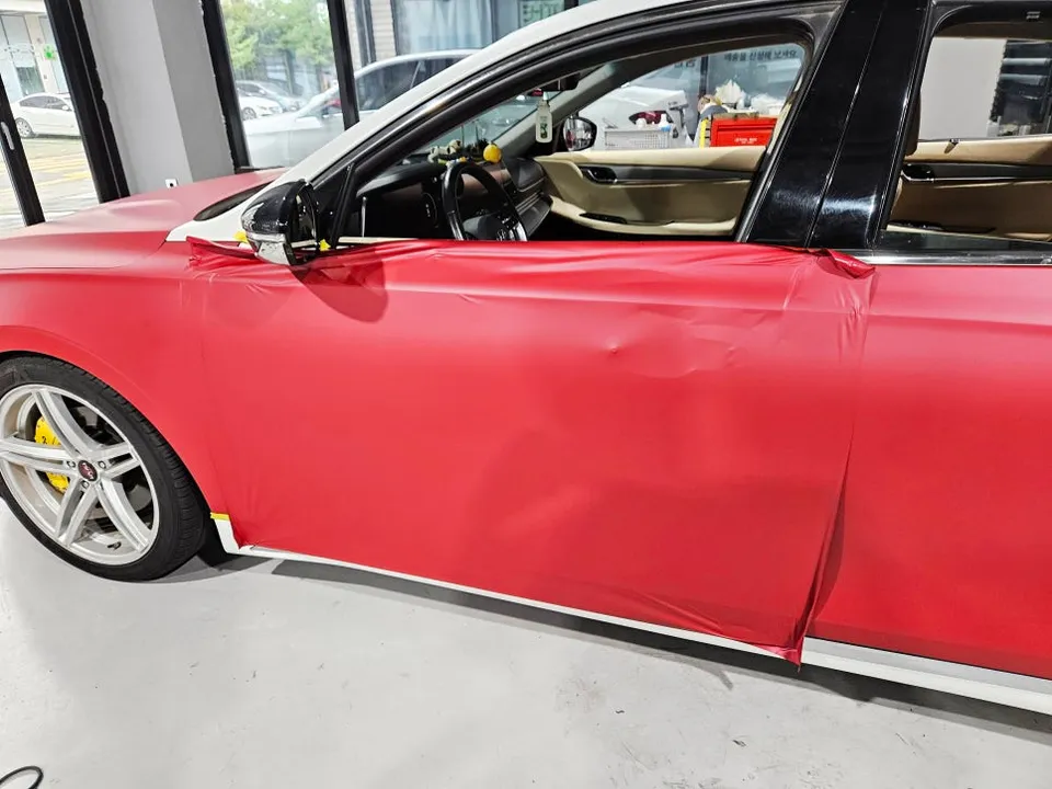 Hyundai Grandeur IGのカーラッピング事例 施工写真 2-2