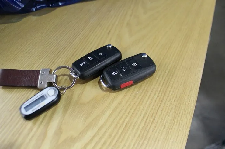 Volkswagen Passat oem options - Volkswagen Passat Long-Range Key Upgrade Review photo 4