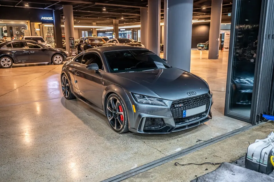 Audi TT exhaust upgrade installation result