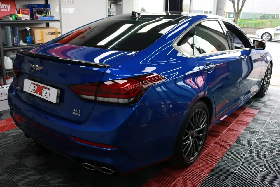 Genesis G80のカーラッピング事例|グロッシーホワイトの仕上がり 施工写真 1-3