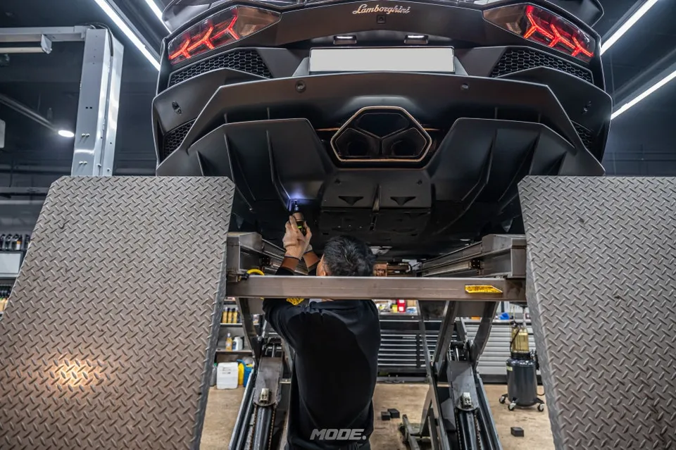 Lamborghini Aventador ambient lighting - Lamborghini Aventador Ambient Lighting Review photo 3