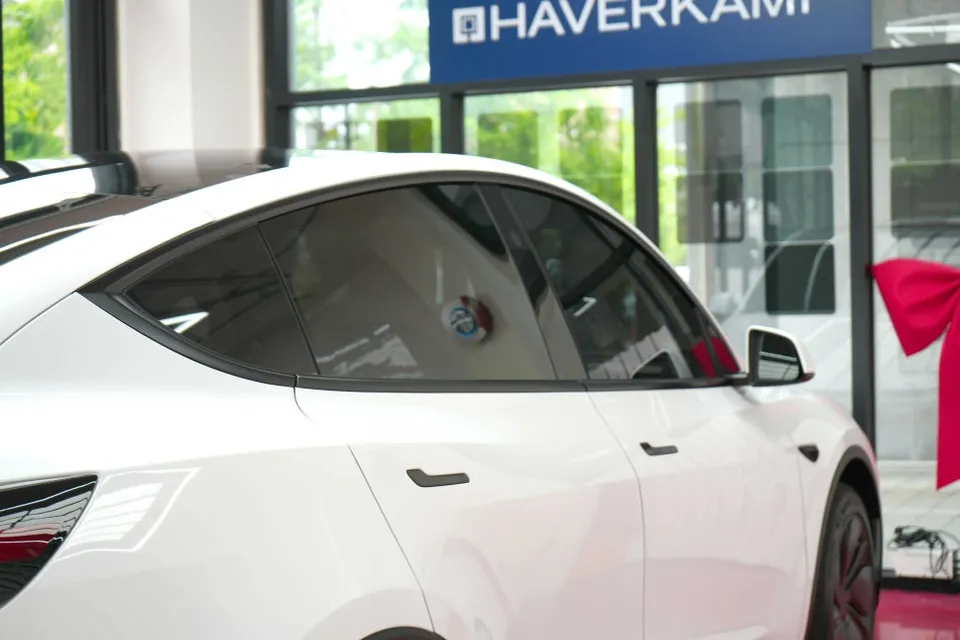 Tesla Model Y window tinting - Tesla Model Y Window Tinting Review: Enhanced Comfort & Style photo 6