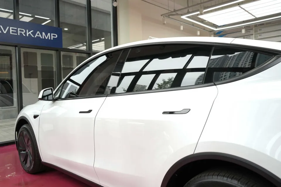 Tesla Model Y window tinting - Tesla Model Y Window Tinting Review: Enhanced Comfort & Style photo 7