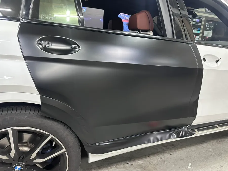 BMW X7のカーラッピング事例 施工写真 3-1