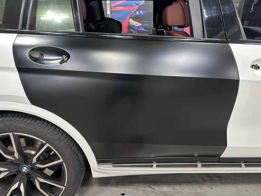 BMW X7のカーラッピング事例 施工写真 4-1