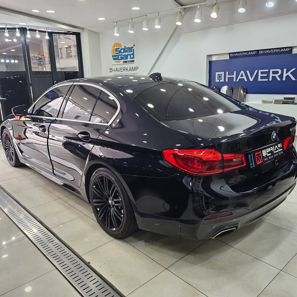 BMW 5 Series G30 カーラッピング事例:費用目安と仕上がり 施工写真 2-2