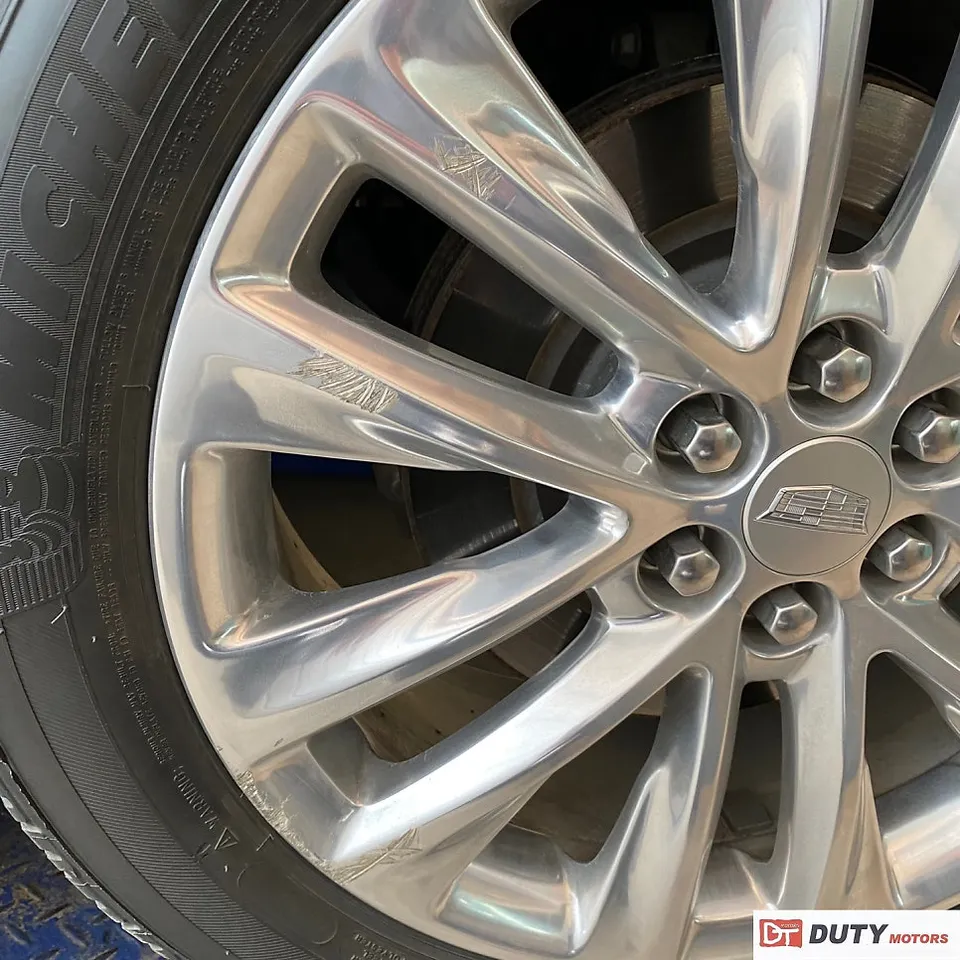 Cadillac XT5のホイールリペア・塗装事例 施工写真 3