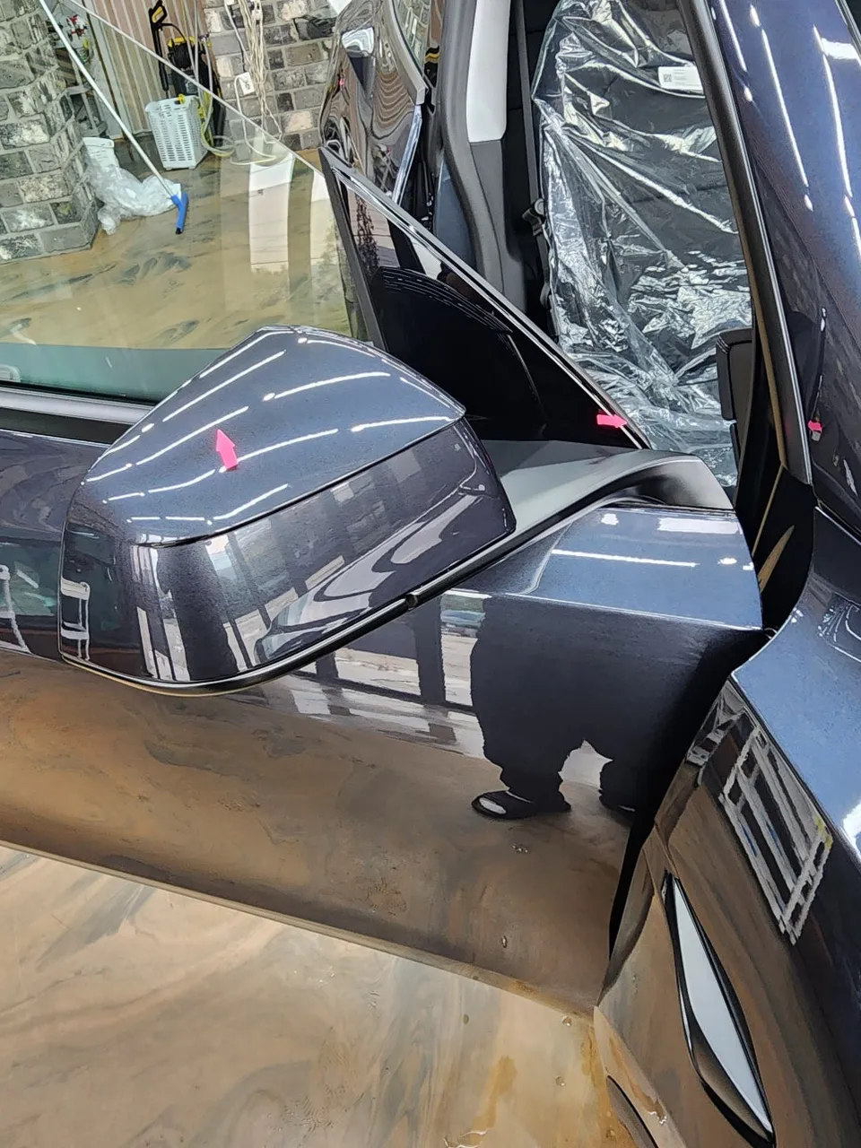 Tesla Model Yのガラスコーティング事例|費用目安・仕上がり 施工写真 3-1