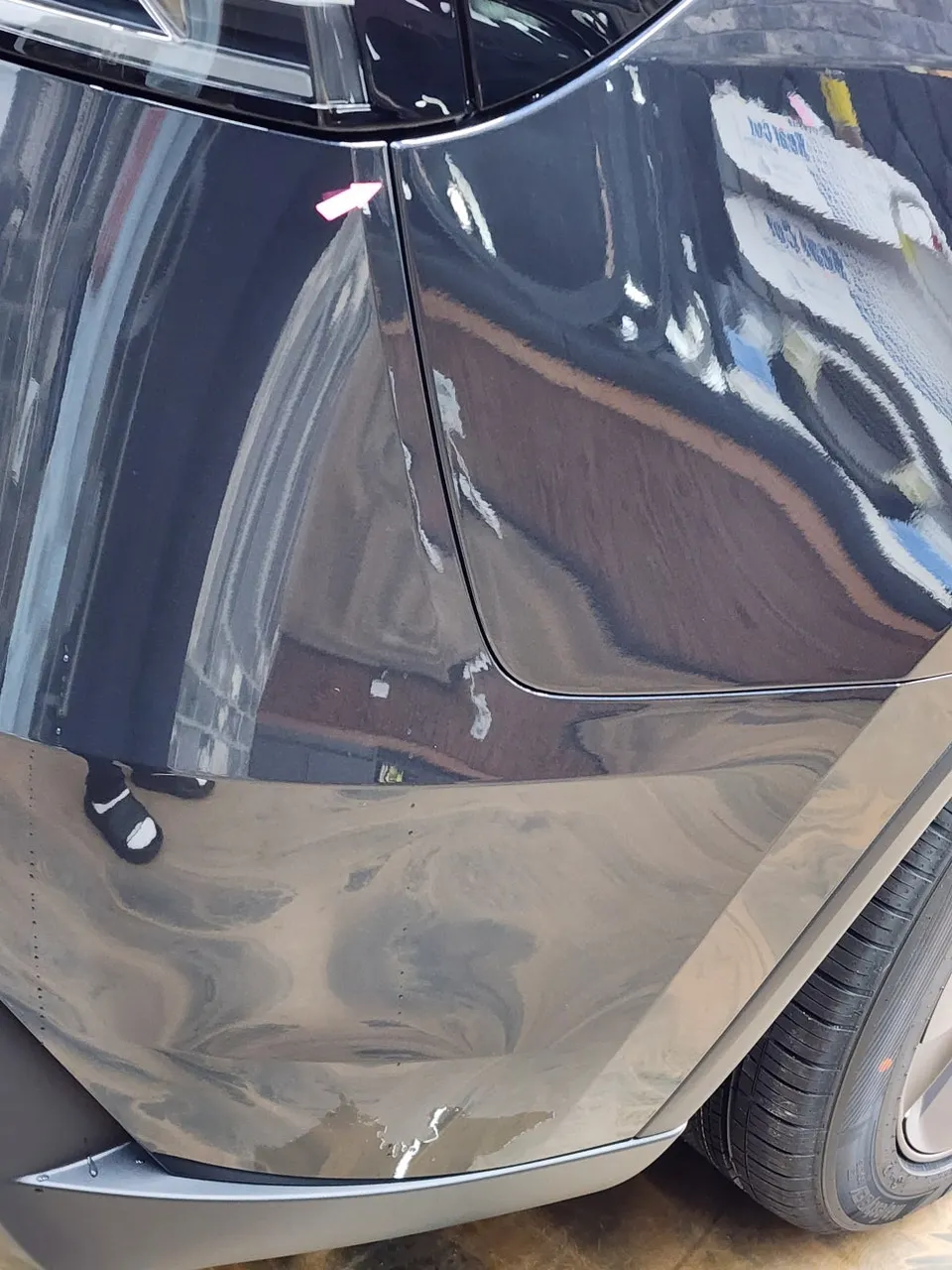 Tesla Model Yのガラスコーティング事例|費用目安・仕上がり 施工写真 1-3