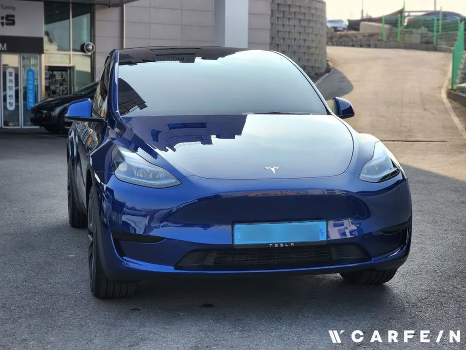 Tesla Model Yのカーフィルム施工事例|費用目安・仕上がり 施工写真 1-1