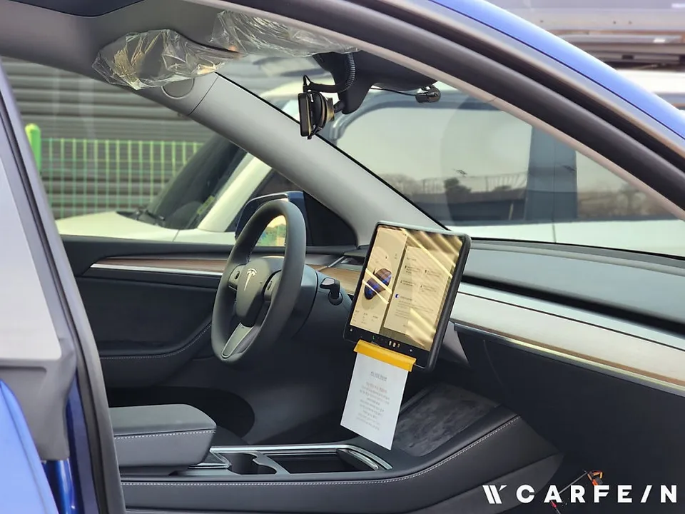 Tesla Model Yのカーフィルム施工事例|費用目安・仕上がり 施工写真 1-2