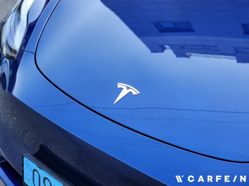 Tesla Model Yのカーフィルム施工事例|費用目安・仕上がり 施工写真 1-3