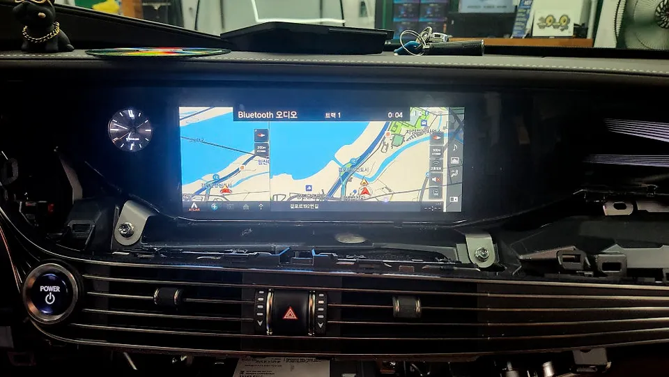 Lexus LS 500h ambient lighting - Lexus LS 500h Ambient Lighting Review — Enhanced Interior Ambianc photo 5