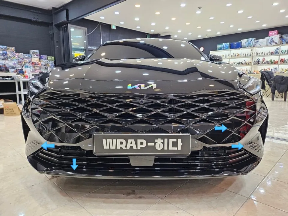 Kia K8 vinyl wrap - Kia K8 Vinyl Wrap Review: Black Gloss Transformation photo 3