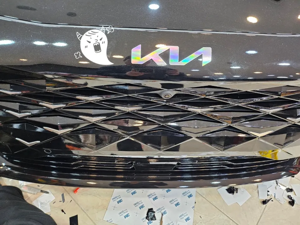 Kia K8のカーラッピング事例 施工写真 1-2
