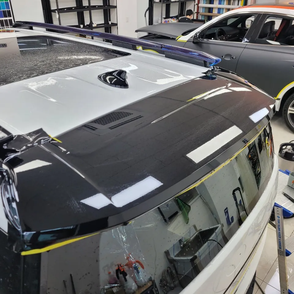 Hyundai Santa Feのカーラッピング事例｜費用目安・仕上がり 施工写真 2-2