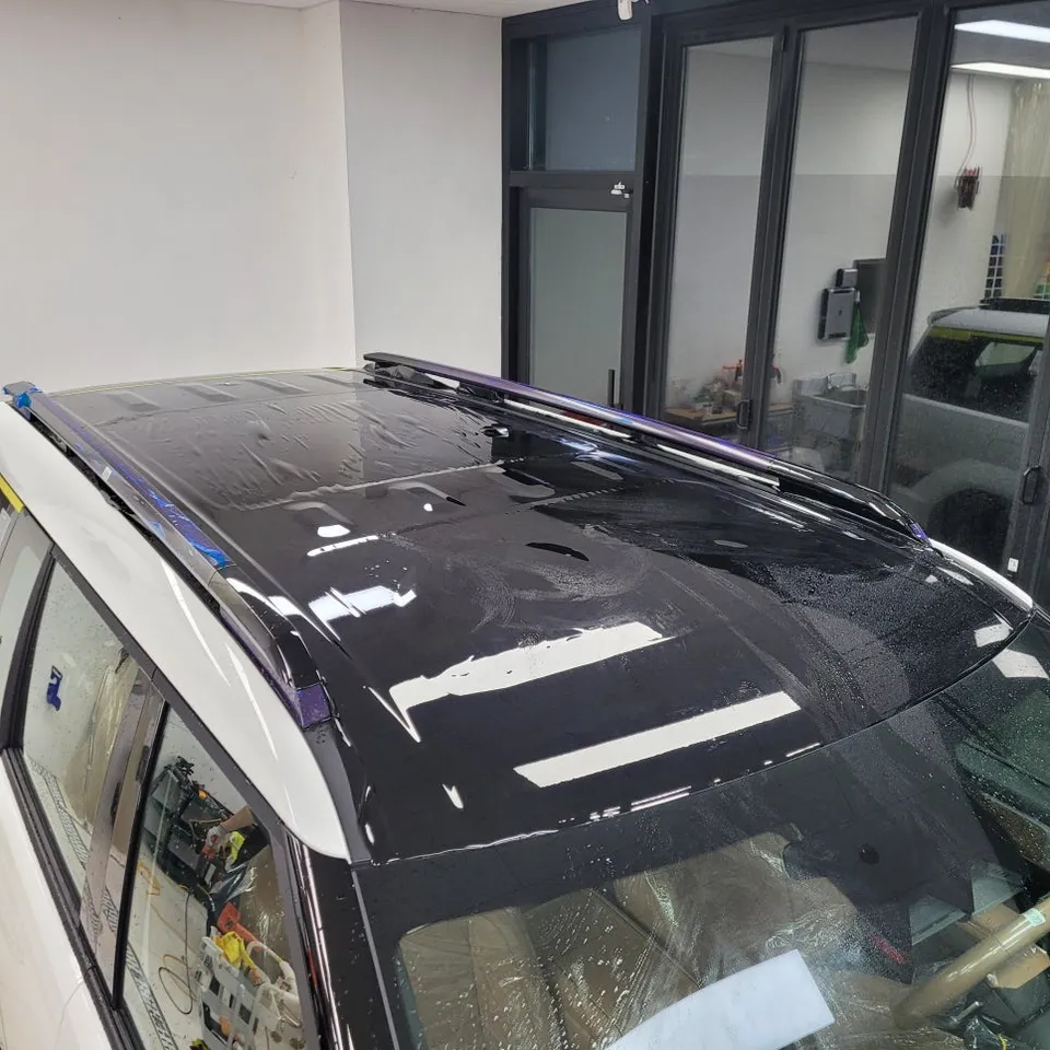 Hyundai Santa Feのカーラッピング事例｜費用目安・仕上がり 施工写真 3-2