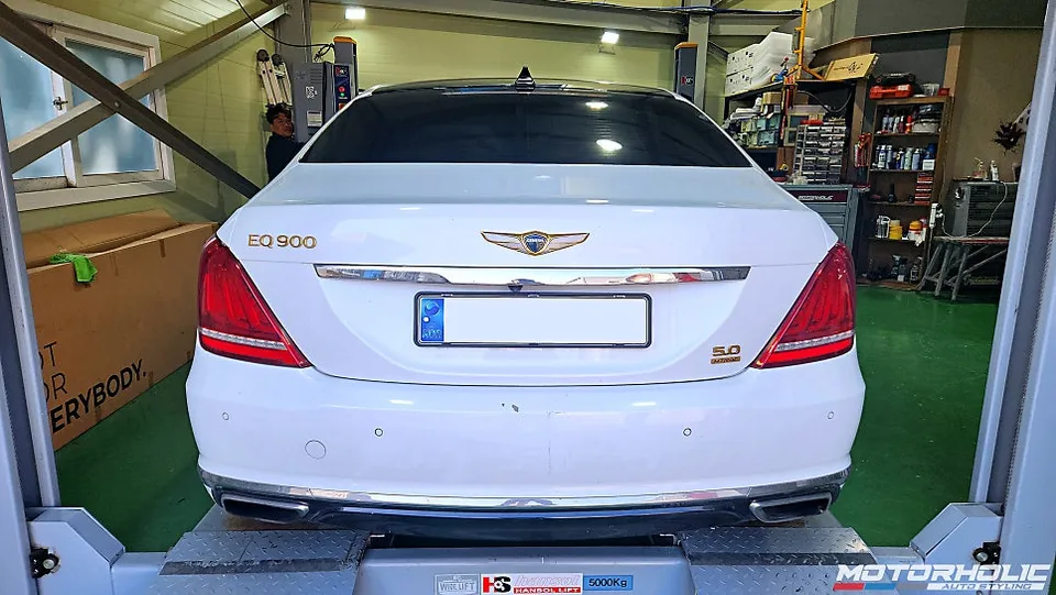 Genesis EQ900 body kit - Genesis EQ900 Body Kit Review: TRC Spoiler Installation photo 4