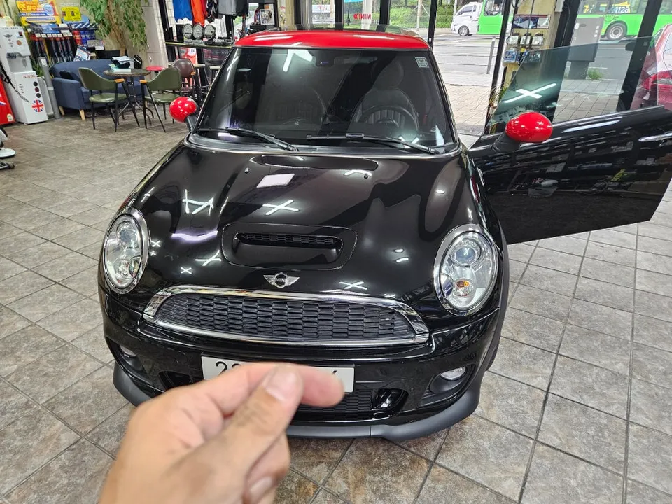 BMW MINI Cooper ambient lighting installation result