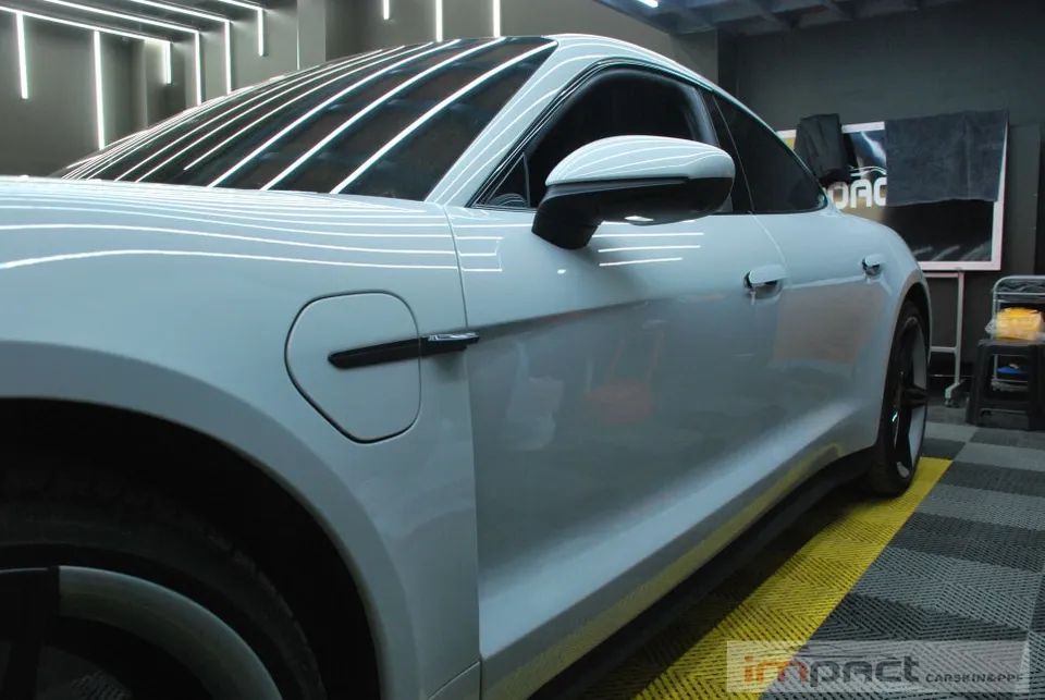 Porsche Taycan 4S PPF施工事例｜費用目安と仕上がり 施工写真 1-1