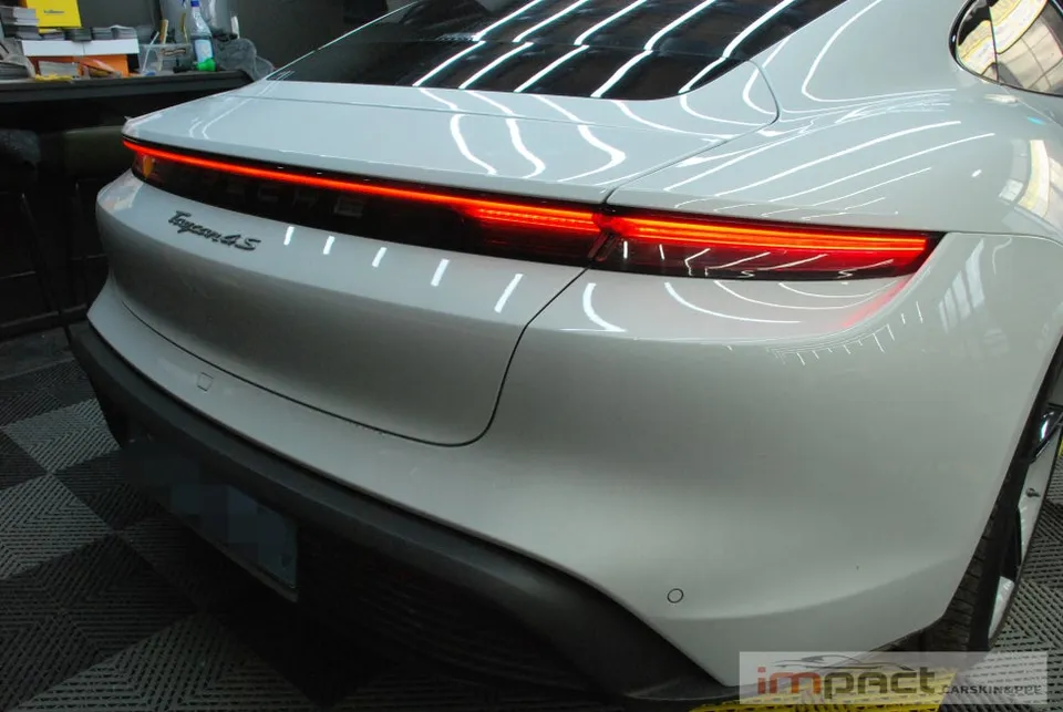 Porsche Taycan 4S PPF施工事例｜費用目安と仕上がり 施工写真 3-1