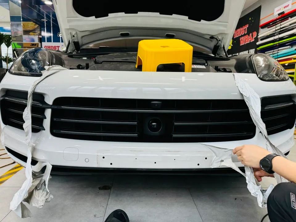 Porsche Cayenne PPF施工事例|傷から守る保護フィルム 施工写真 3-3