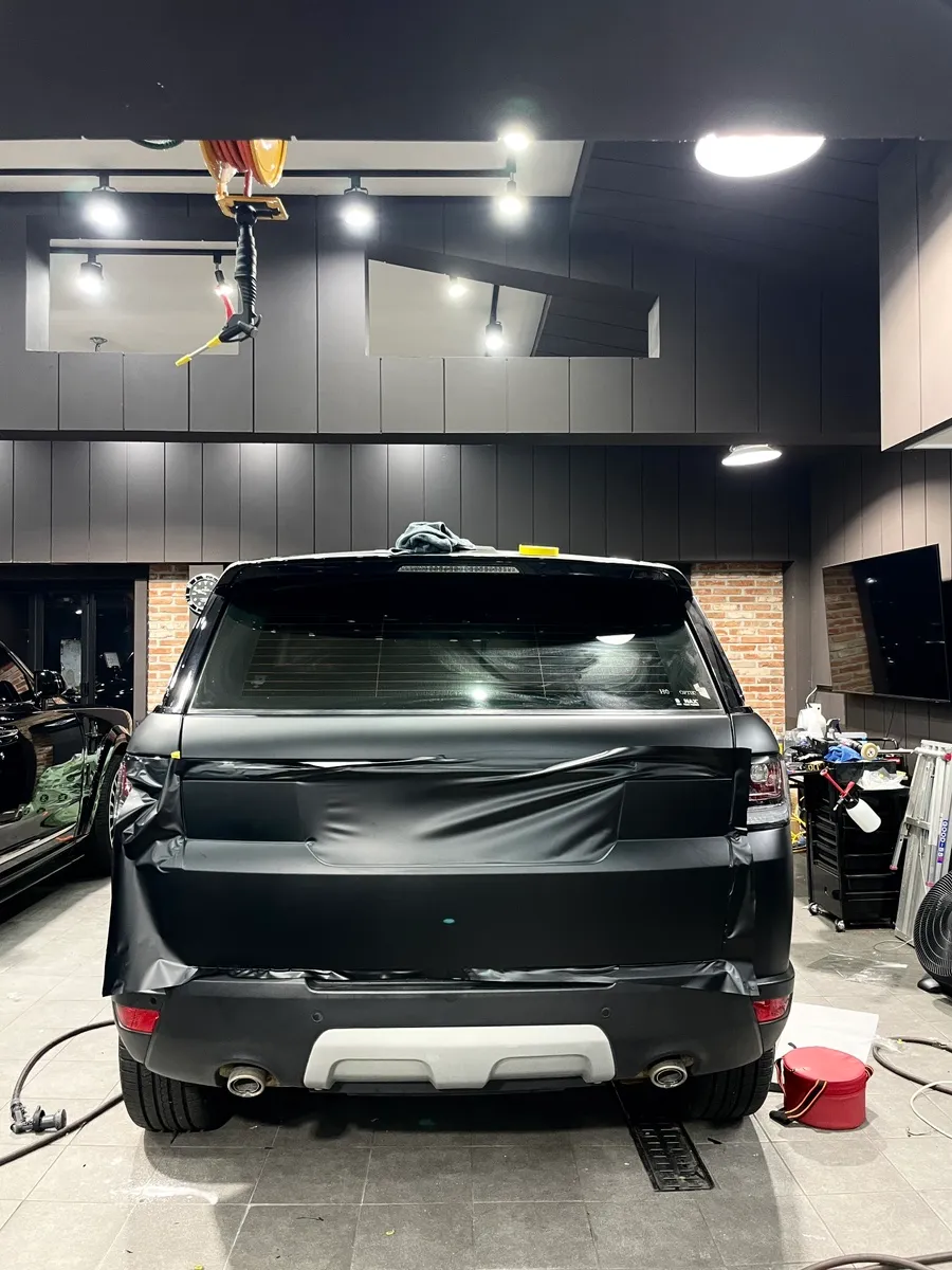 Land Rover Range Rover Sportのカーラッピング事例 施工写真 3-2
